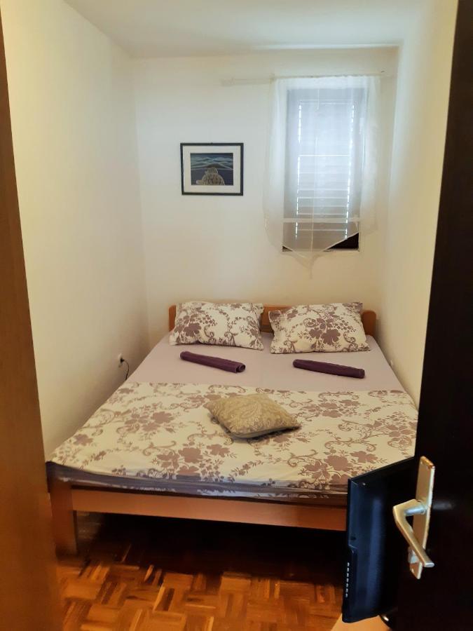 Dalmatino Apartmani Vir Exteriör bild